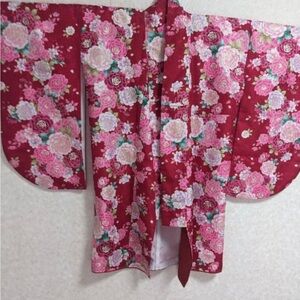 SOLD Used polyester furisode top for hakama, red floral pattern